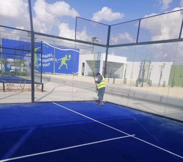 ملعب بادل من تنفيذ جرين جروث في الرياض